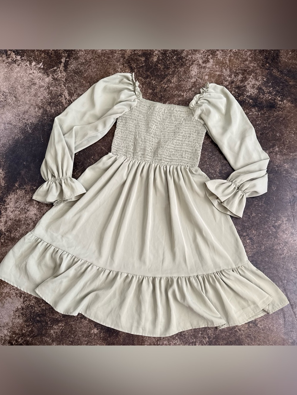 Smocked Bodice Long Sleeve Midi Dress in Green